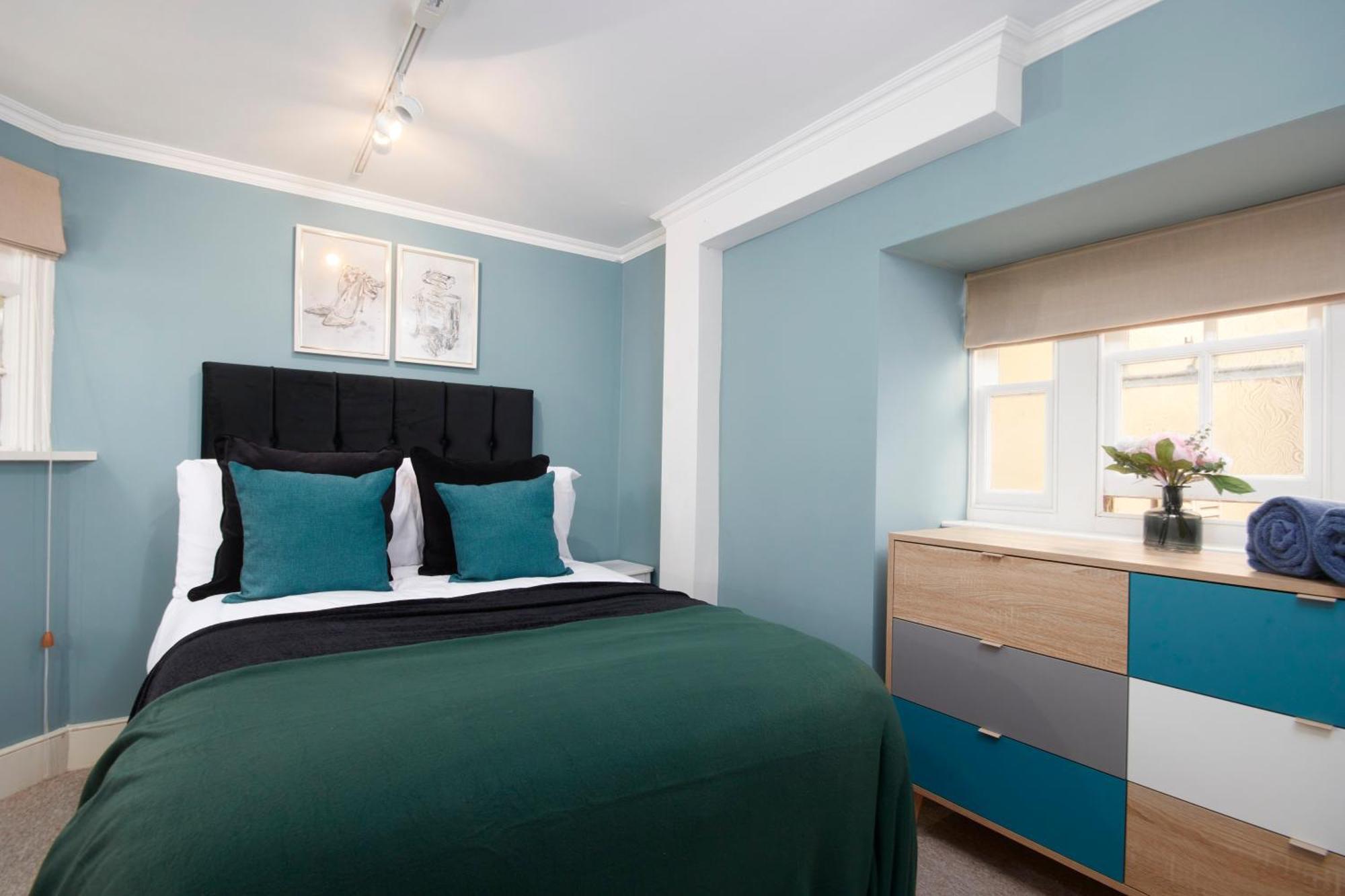 Beautiful 2Bedroom 4 Actual Beds House With Wifi By Purestay Bath Exterior photo